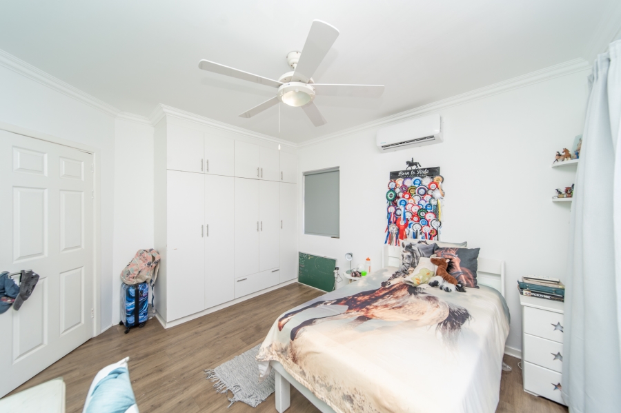 5 Bedroom Property for Sale in Beacon Bay Eastern Cape